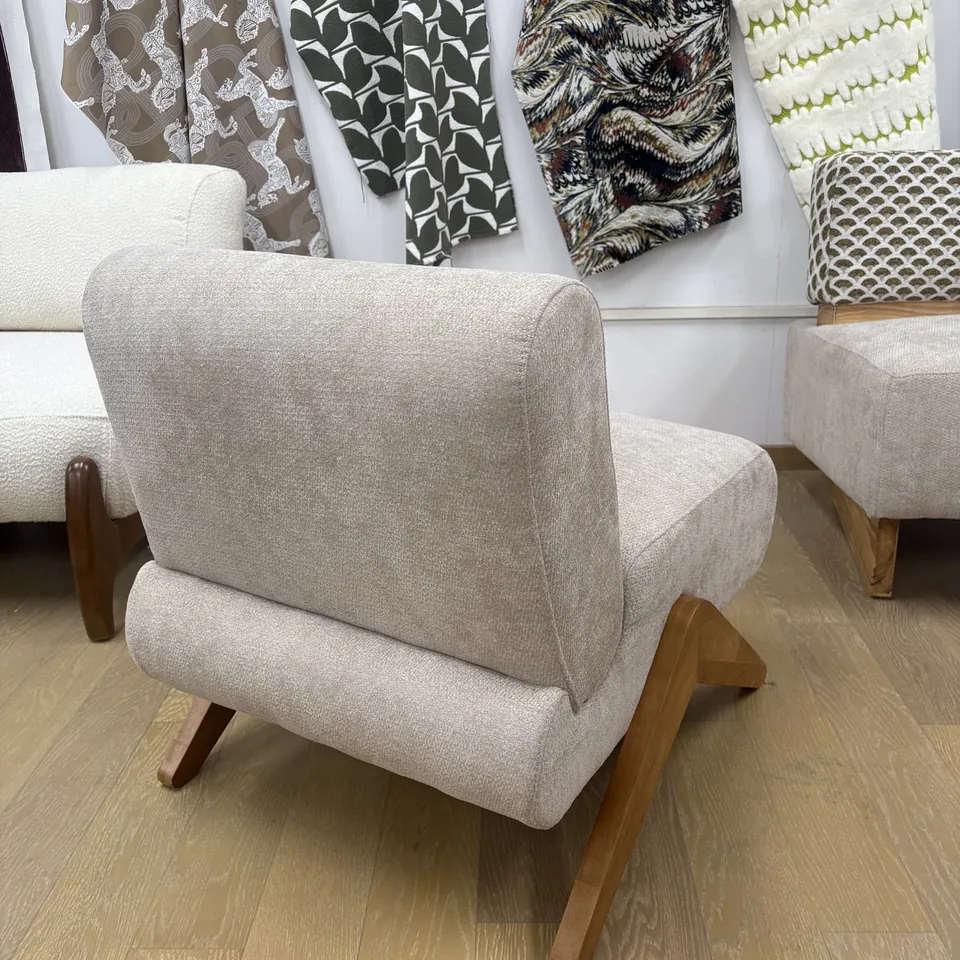 Z-Leg Slipper Chair view 2